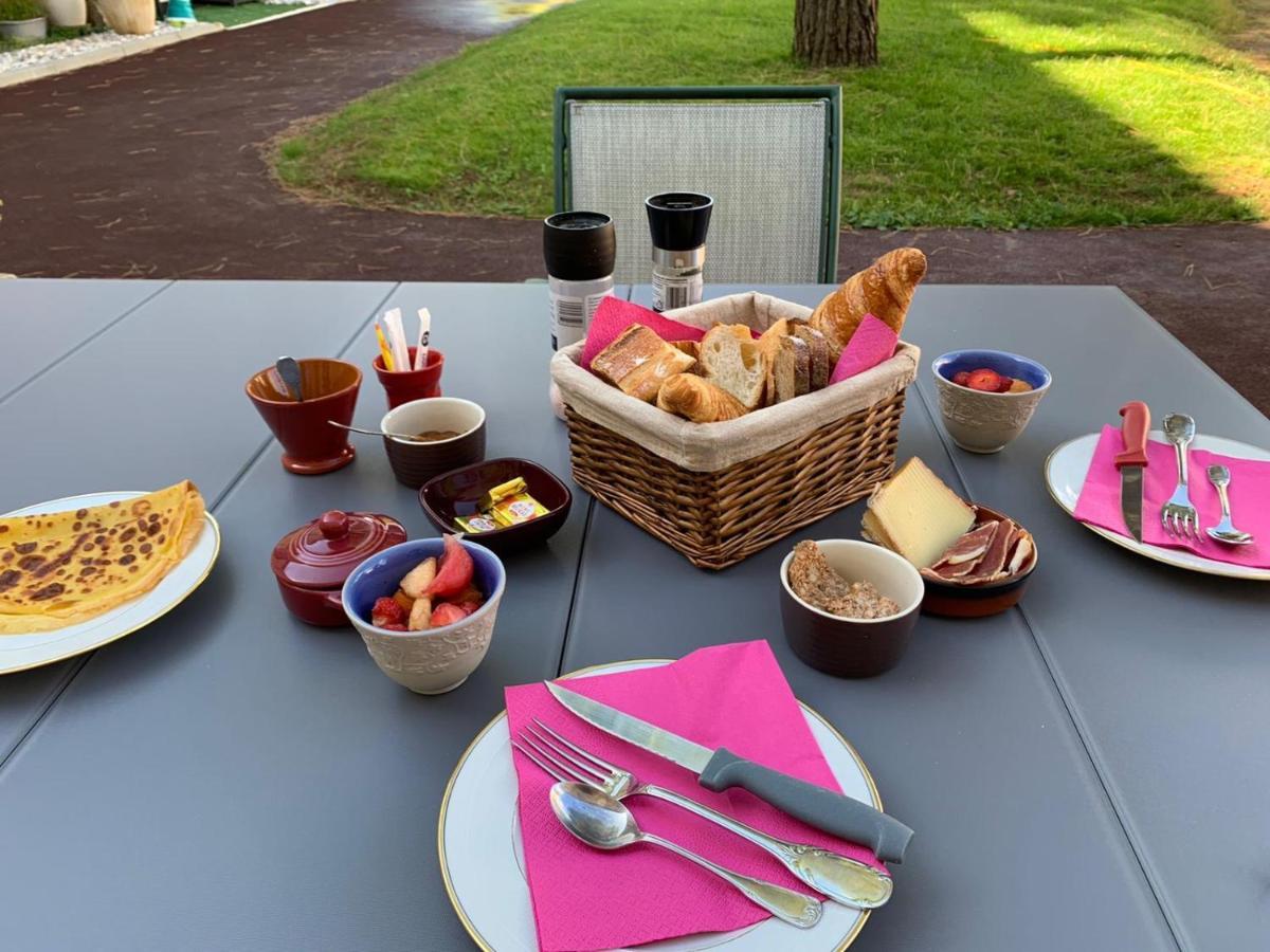 Jardin D'Arcy - Chambres D'Hotes Avec Piscine Et Spa Bois Exterior foto