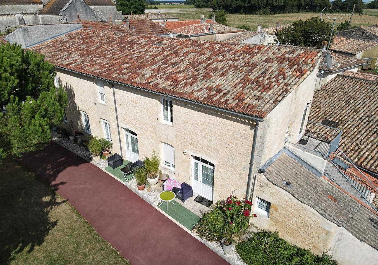 Jardin D'Arcy - Chambres D'Hotes Avec Piscine Et Spa Bois Exterior foto