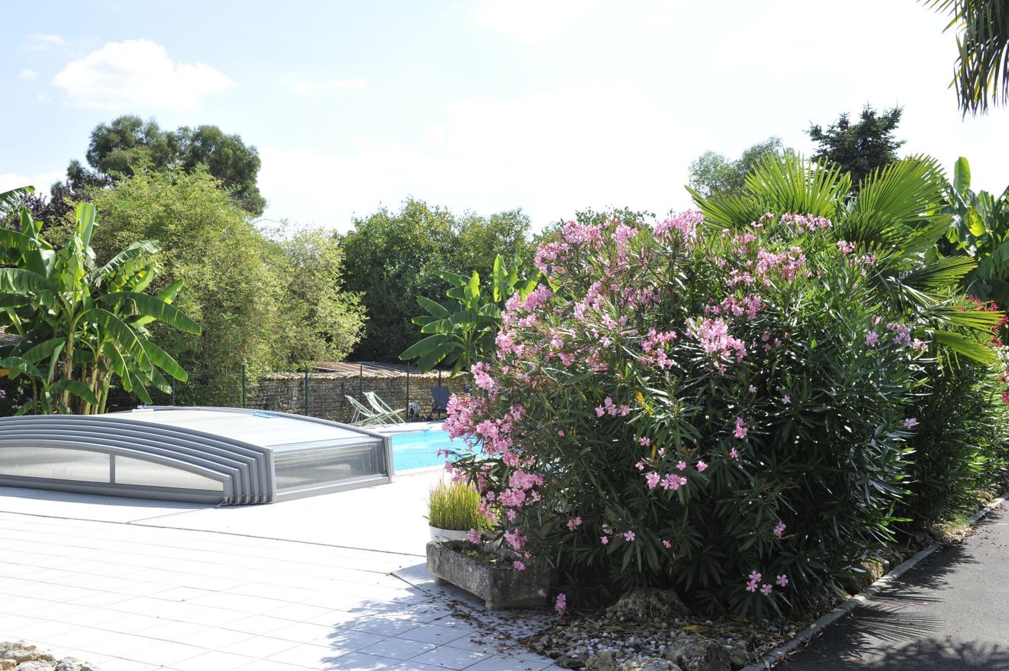 Jardin D'Arcy - Chambres D'Hotes Avec Piscine Et Spa Bois Exterior foto