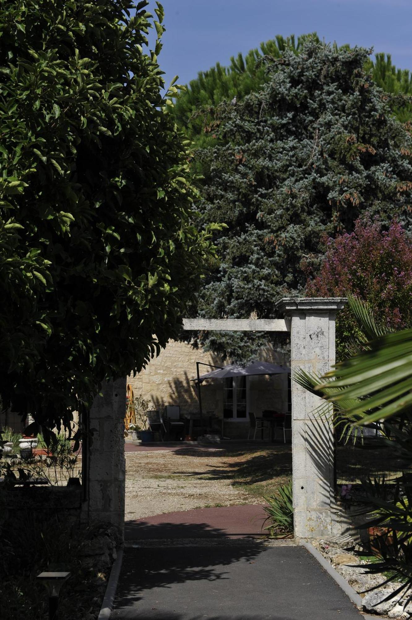 Jardin D'Arcy - Chambres D'Hotes Avec Piscine Et Spa Bois Exterior foto