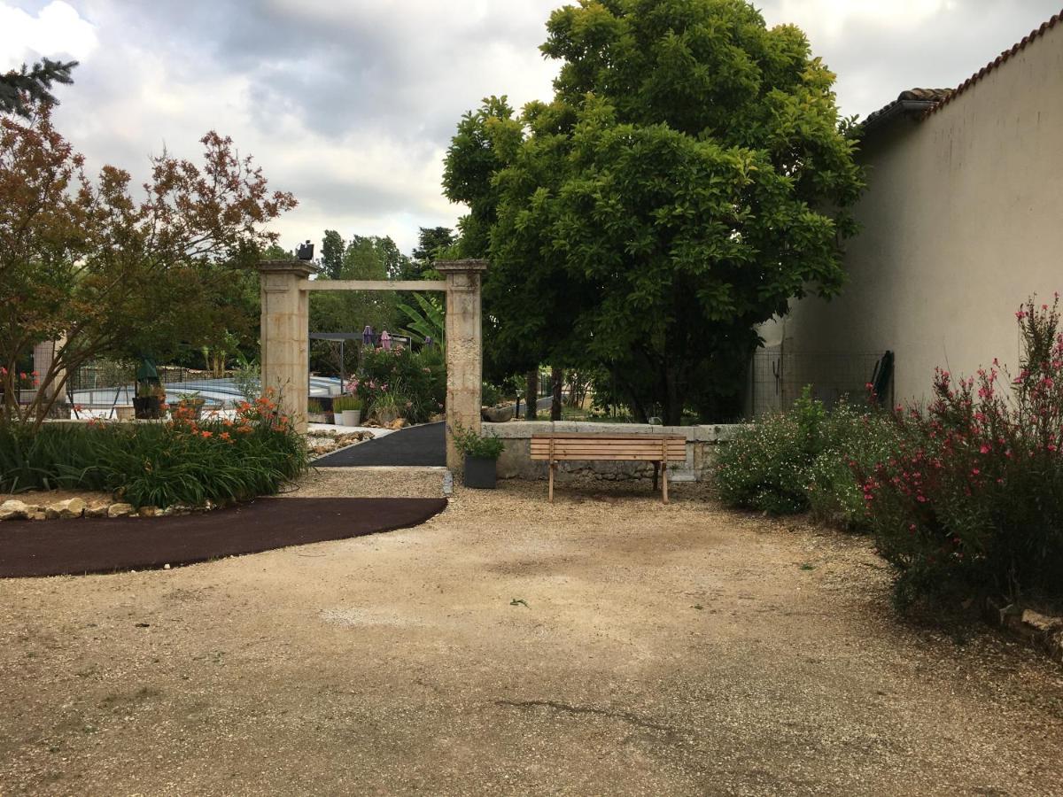 Jardin D'Arcy - Chambres D'Hotes Avec Piscine Et Spa Bois Exterior foto