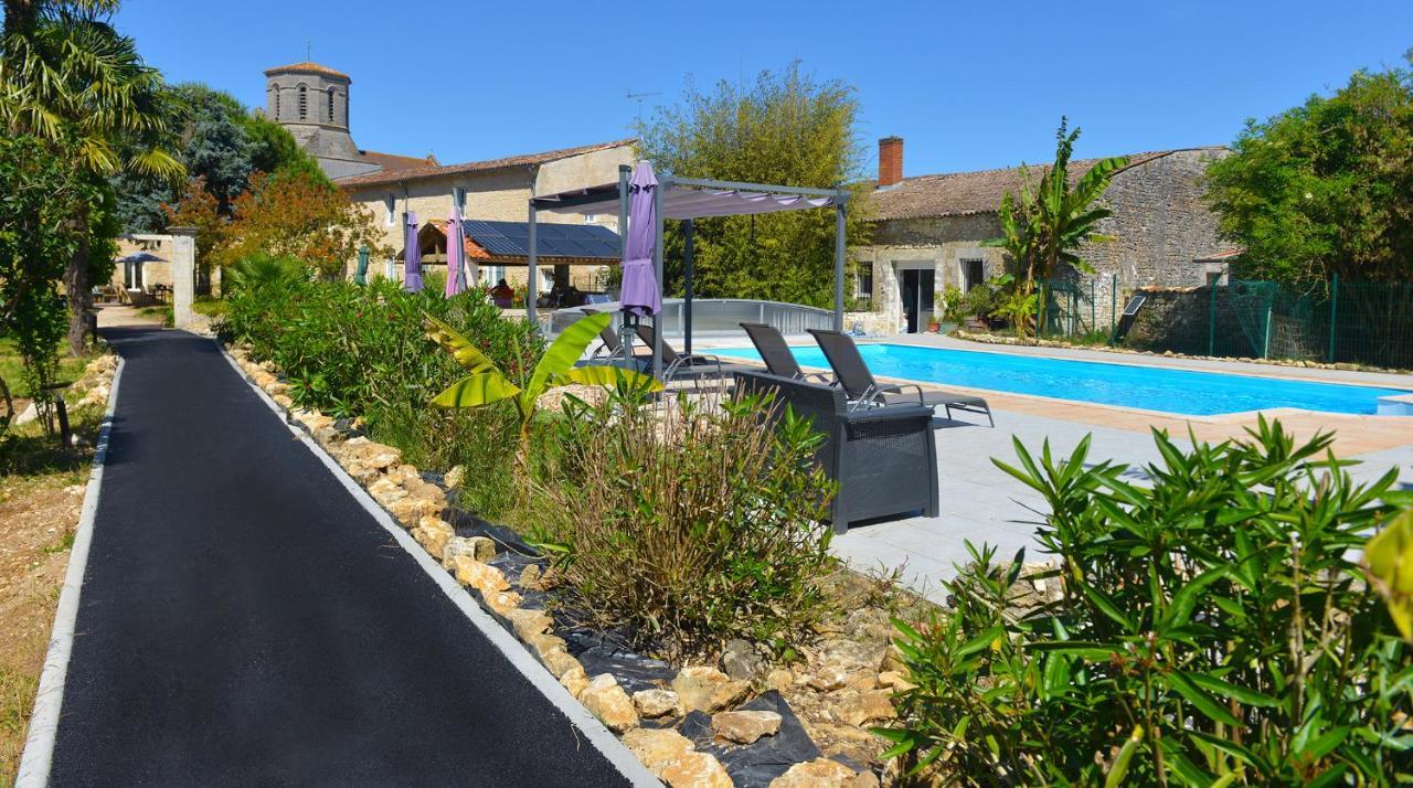 Jardin D'Arcy - Chambres D'Hotes Avec Piscine Et Spa Bois Exterior foto